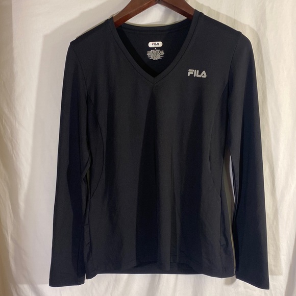 Fila woman’s athletic top size Med. - Picture 1 of 6